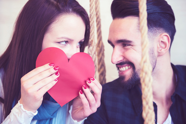 Types of Tooth Whitening for Your Valentine’s Day
