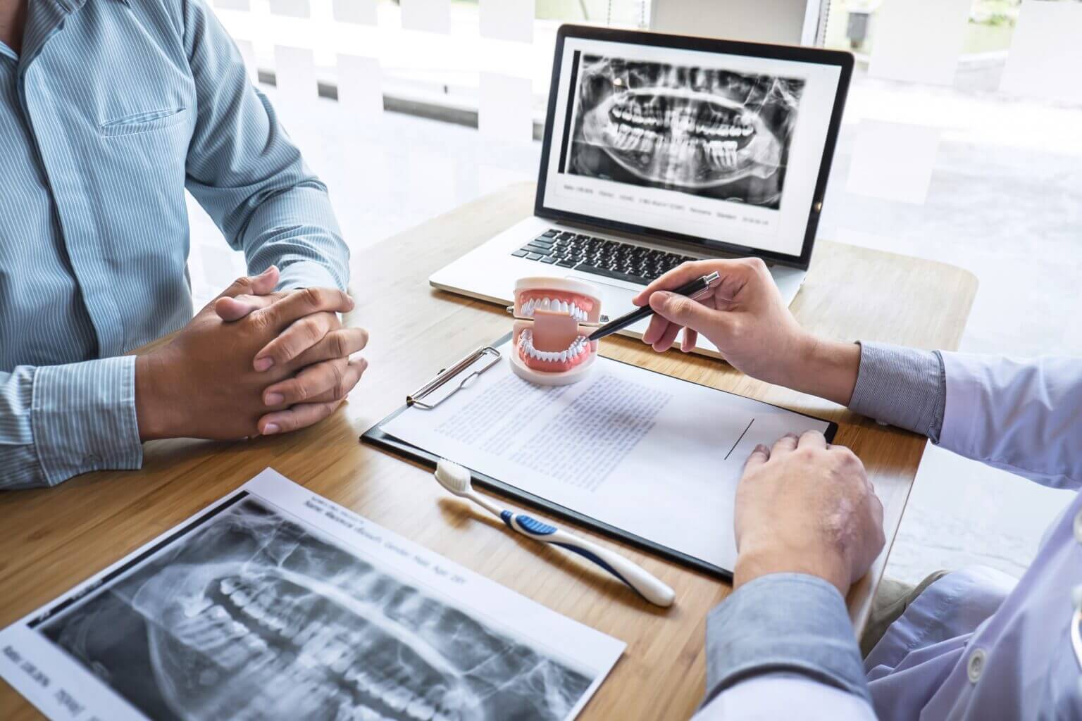 Invisalign Near Me vs. Mail-Order Aligners: What’s the Difference? 